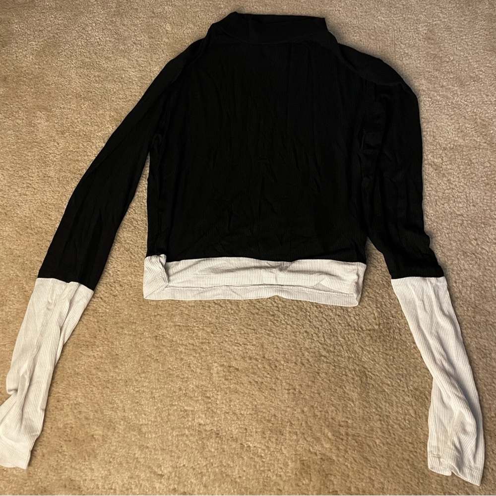 Cropped Long Sleeve - Large
